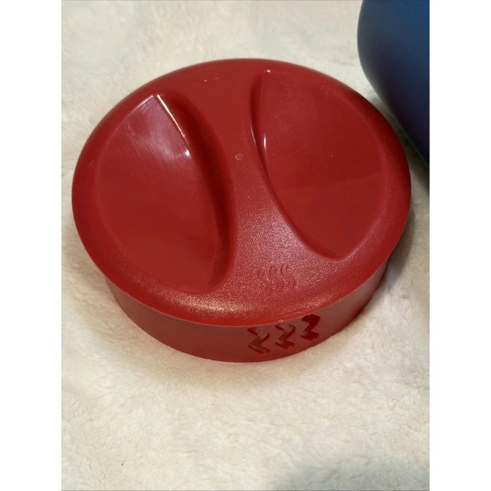 Vintage Rubbermaid 1 Gallon Pitcher Blue With Red Lid #2718 America July Summer